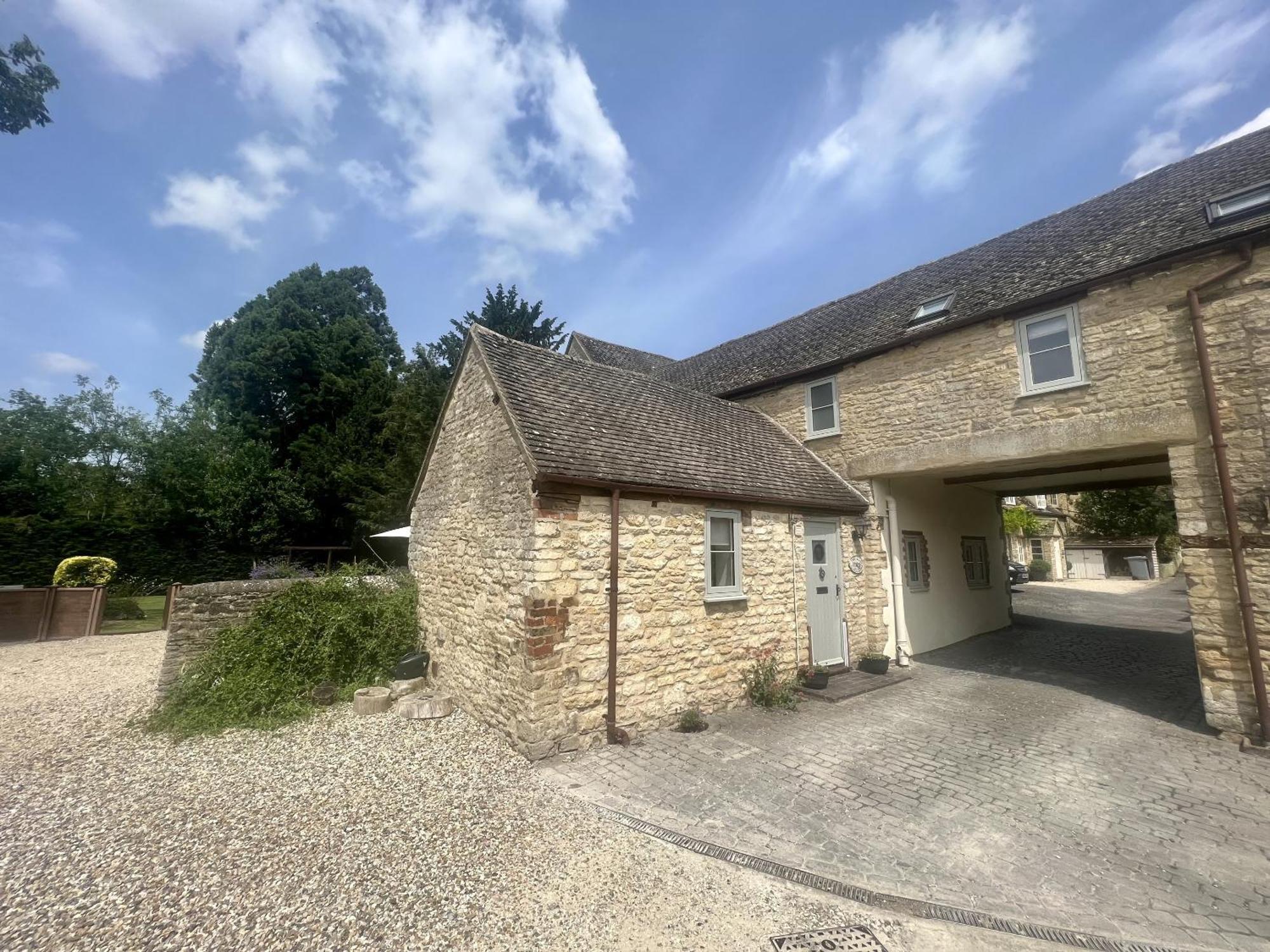 The Old Coach House Villa Witney Exterior photo